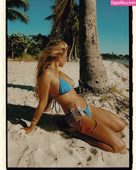 Xandra Pohl modèle pornographique collection