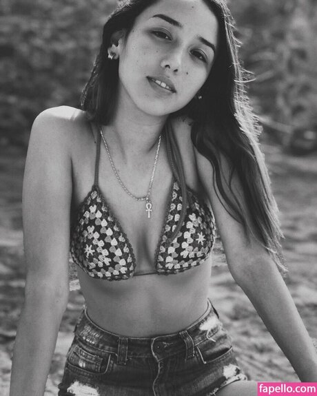 Micaela Caballero modèle adulte images