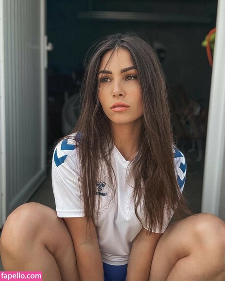 Tslanaxoxo modelo desnuda foto