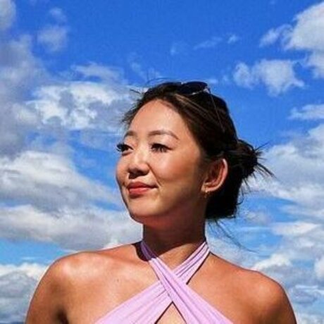 Simona Shao estrella porno atractiva imágenes