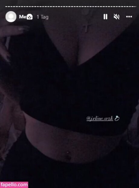 _a x n x star hot picture