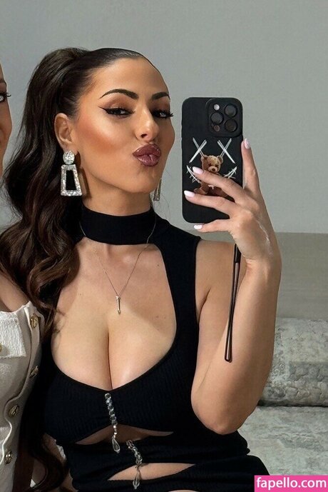 madamex93 modelo porno galería