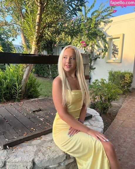 Lexi Booker arte modelo recopilación