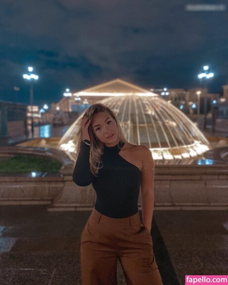 Mia Piper modèle artistique des photos