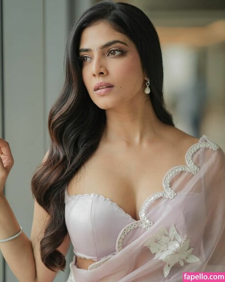 Malavika Mohanan model porn image