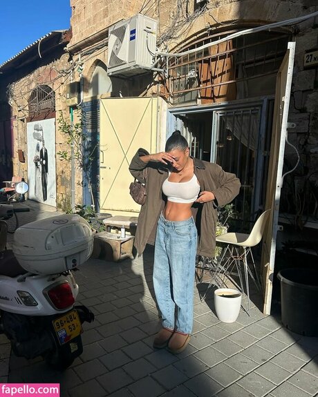 Liya Mizrahi modèle porno images