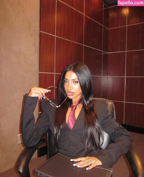 Lara Raj xxx estrella porno galería