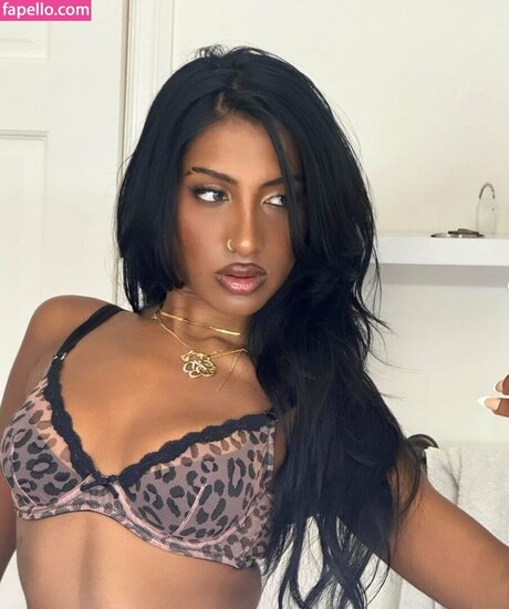 Lara Raj model high quality galleries
