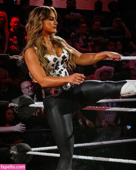 Fallon Henley jolie star du porno collection