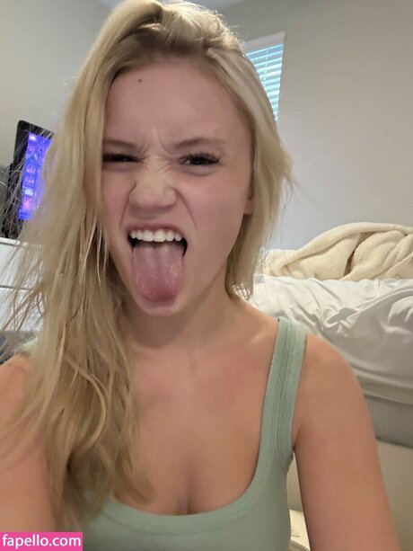 Mads Thompson Maddiiedee modèle nu images