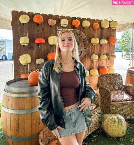 Mads Thompson Maddiiedee porn star pics