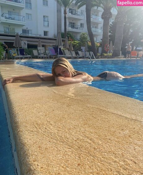 Marie Watson hermosa modelo galería