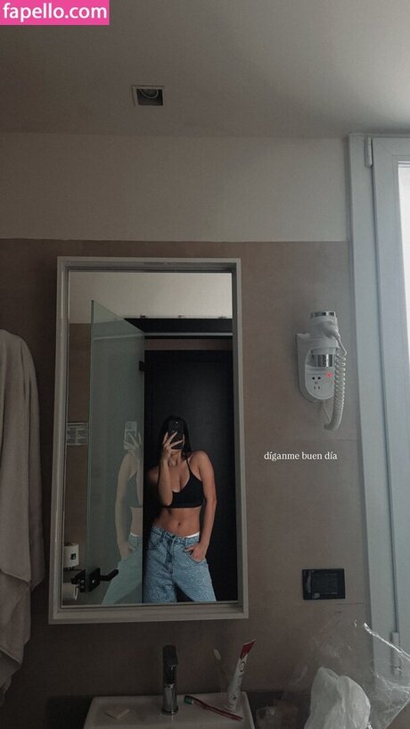 Celepamio modelo erótico galerías