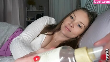 Asmrdarling model top pictures