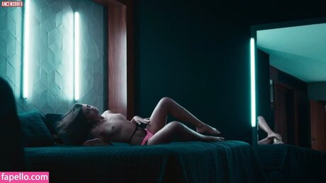 Julia Byrro star art archive