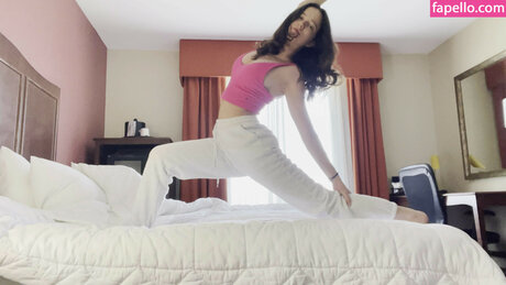 Amelia Harma estrella porno sexy foto