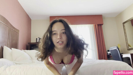 Amelia Harma star du porno sympa des photos