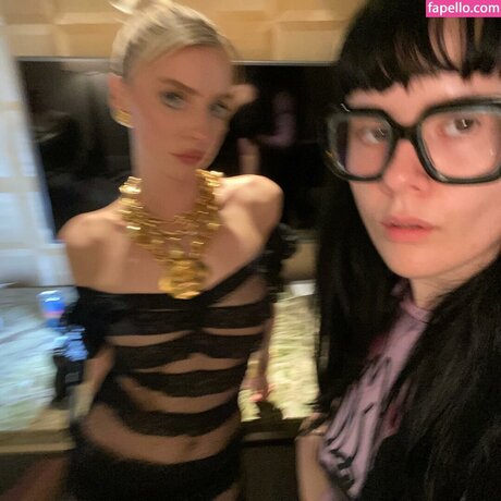 Maddie Phillips modelo desnudos foto