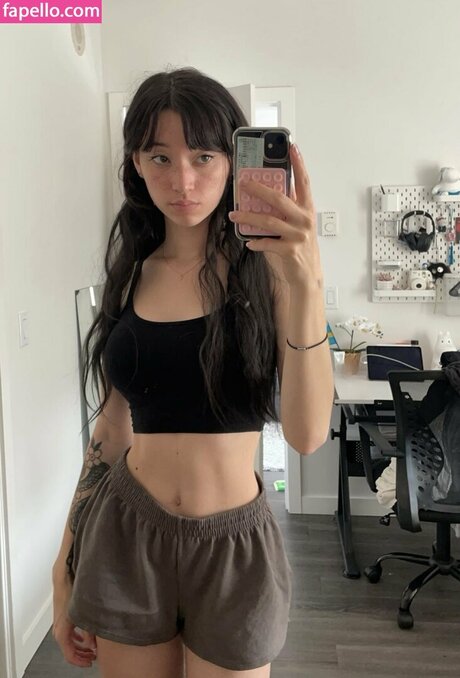 kaerisake model nude pic