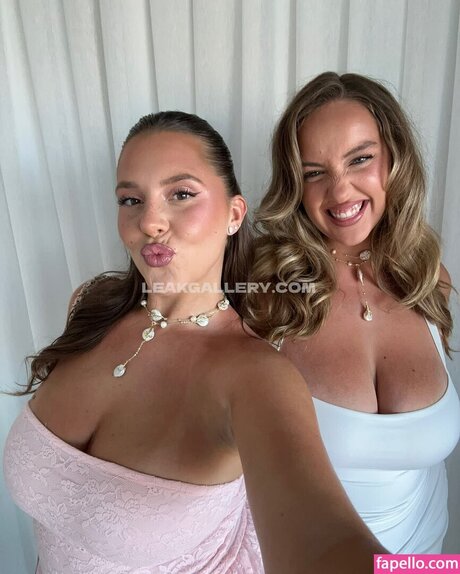 JoannVdHerik model sex photo