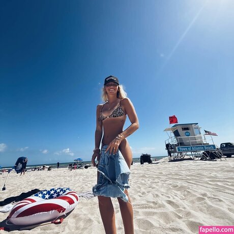 Emilee Axelsson top star pics
