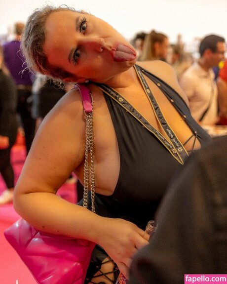 Kathy__Deep actrice xxx archive