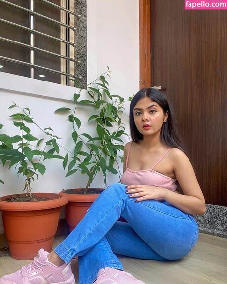 Akshita Rai Shrivastava perfect model img