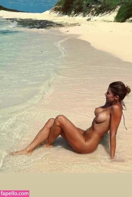 Italian Nude Vips actriz libre imagen