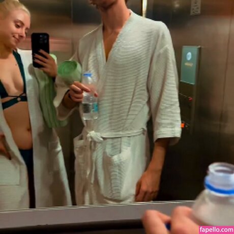 Renata Schneider linda estrella galerías