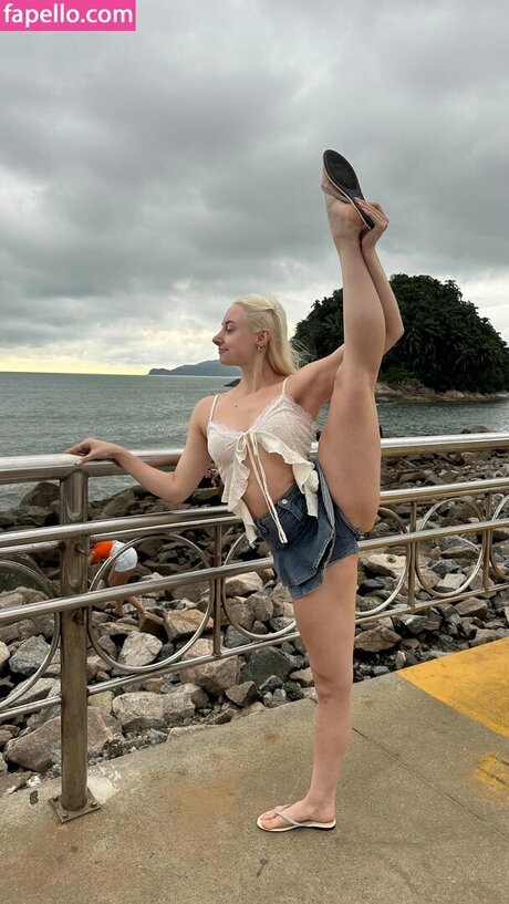 Renata Schneider étoile nue des photos