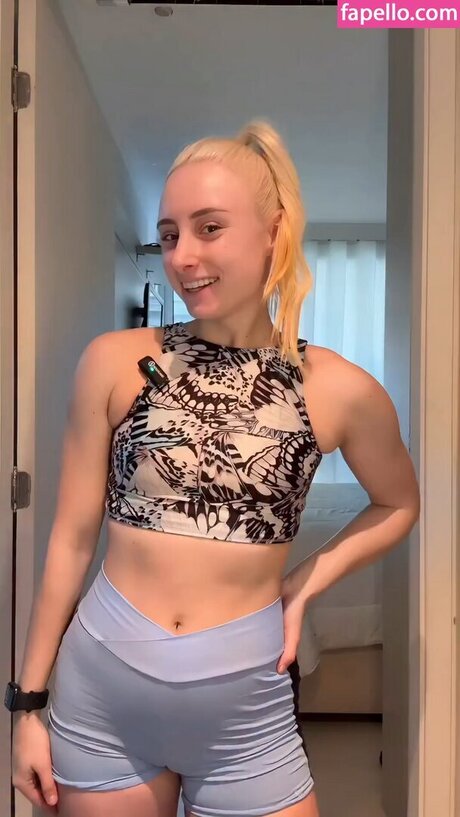 Renata Schneider estrella porno de arte foto