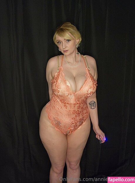 Annie Christ estrella porno caliente fotos