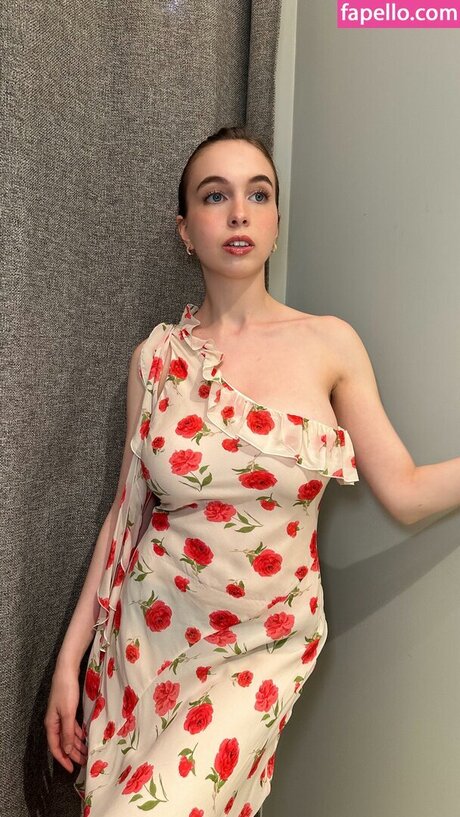 Serena Skybourne modèle érotique galeries