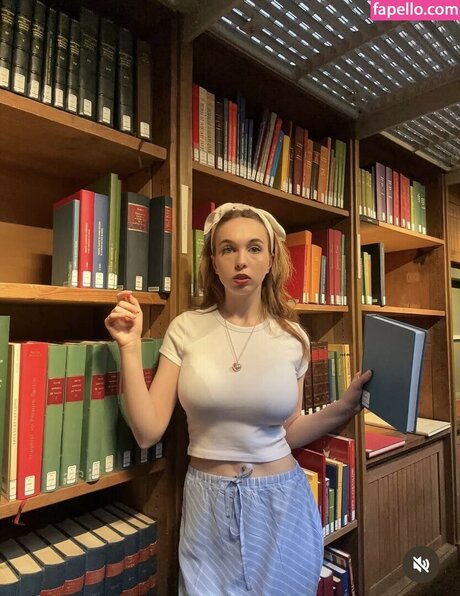 Serena Skybourne jolie star du porno photo