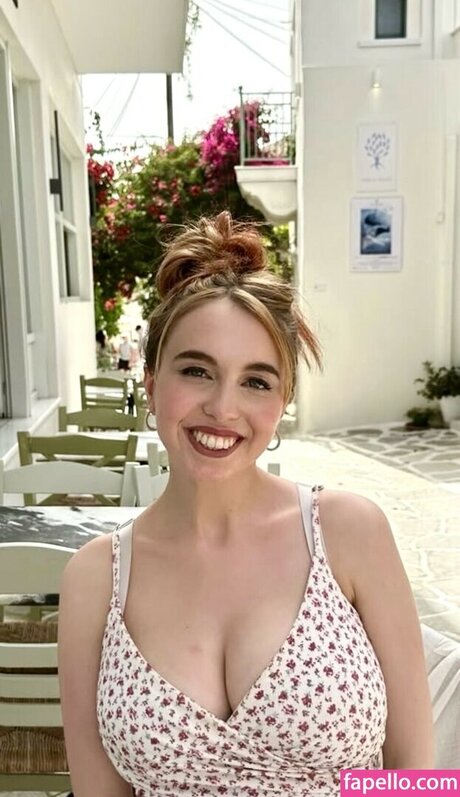 Serena Skybourne modelo sexy foto