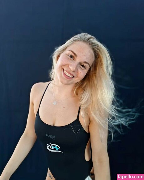 Ida Hulkko étoile nue collection