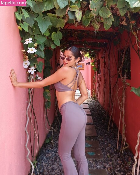 Meghna Kaur estrella hd foto