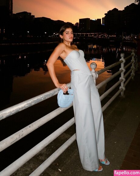 Meghna Kaur modelo erótico imagen