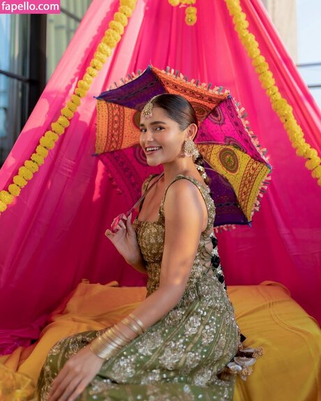 Meghna Kaur star du porno sexy des photos