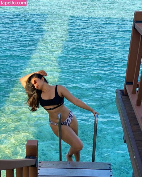 Nikita Sharma buena actriz foto