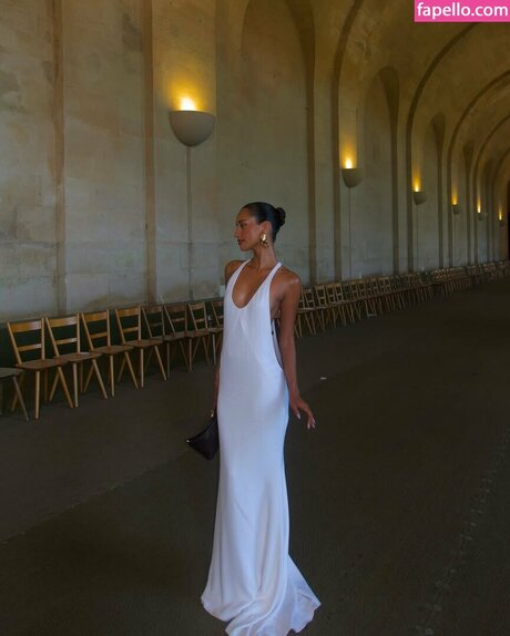 Alexandra Saint Mleux star du porno en haute qualité galerie