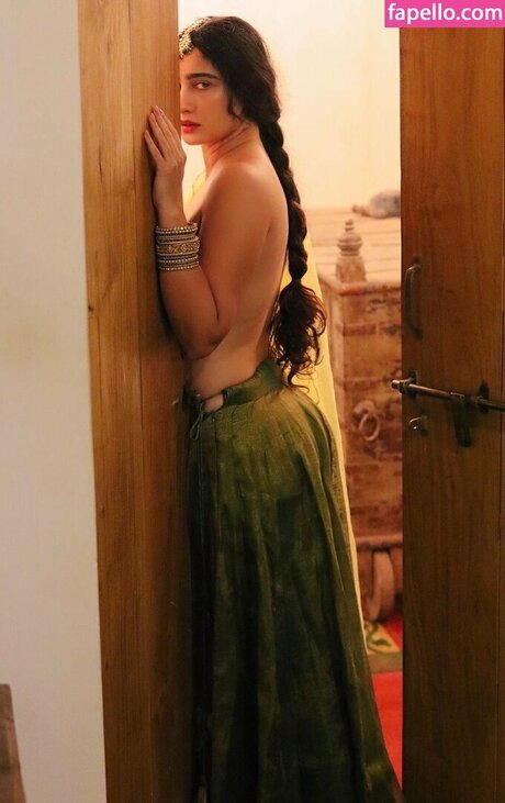 Megha Shukla modèle érotique galerie