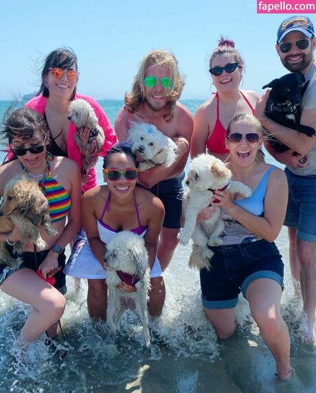 Brizzy Voices star du porno en haute qualité galeries