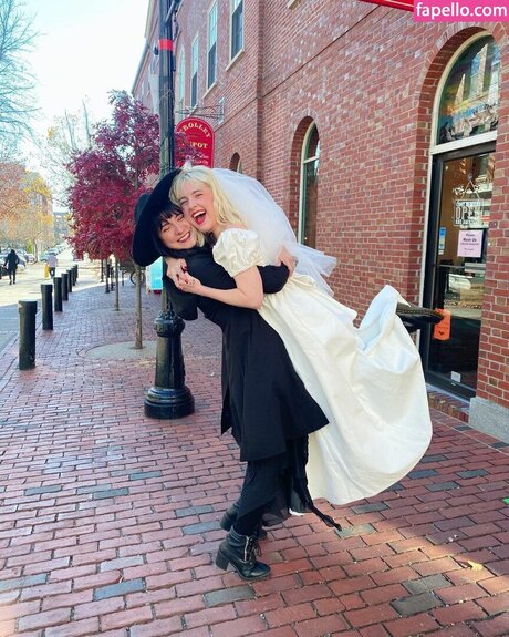 Brizzy Voices star du porno sexy image