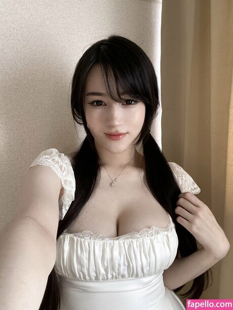 Timuko modelo erótico archivo