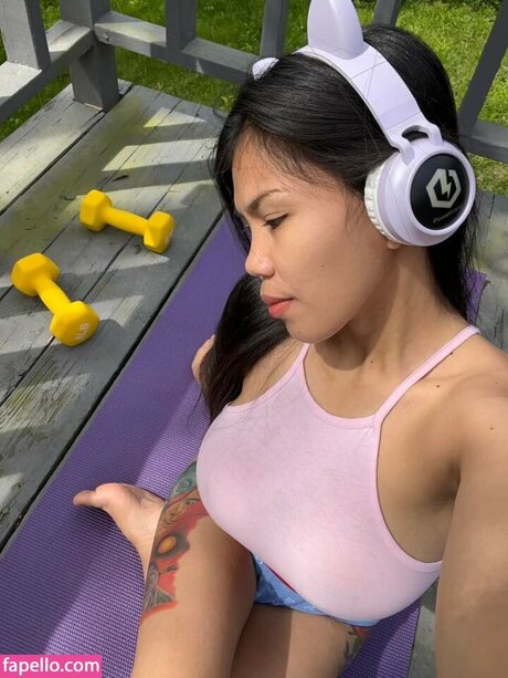 Miaandmonami hermosa actriz archivo