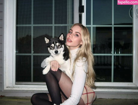 Colette Cherry arte modelo foto