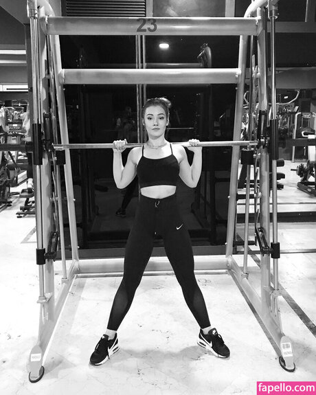 Duygu German étoile exclusive photos