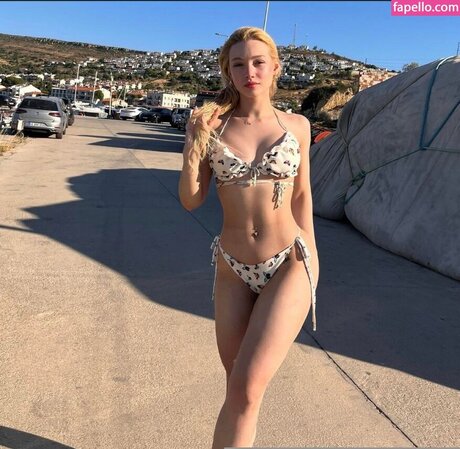 Duygu German étoile de l'art img