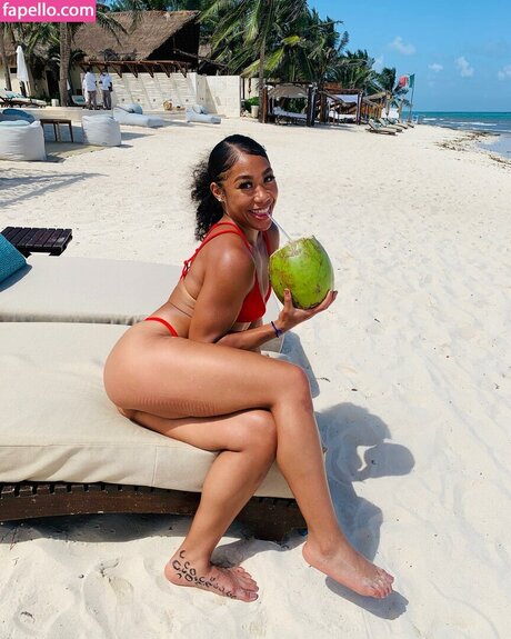 Alycia Baumgardner actriz desnuda imagen